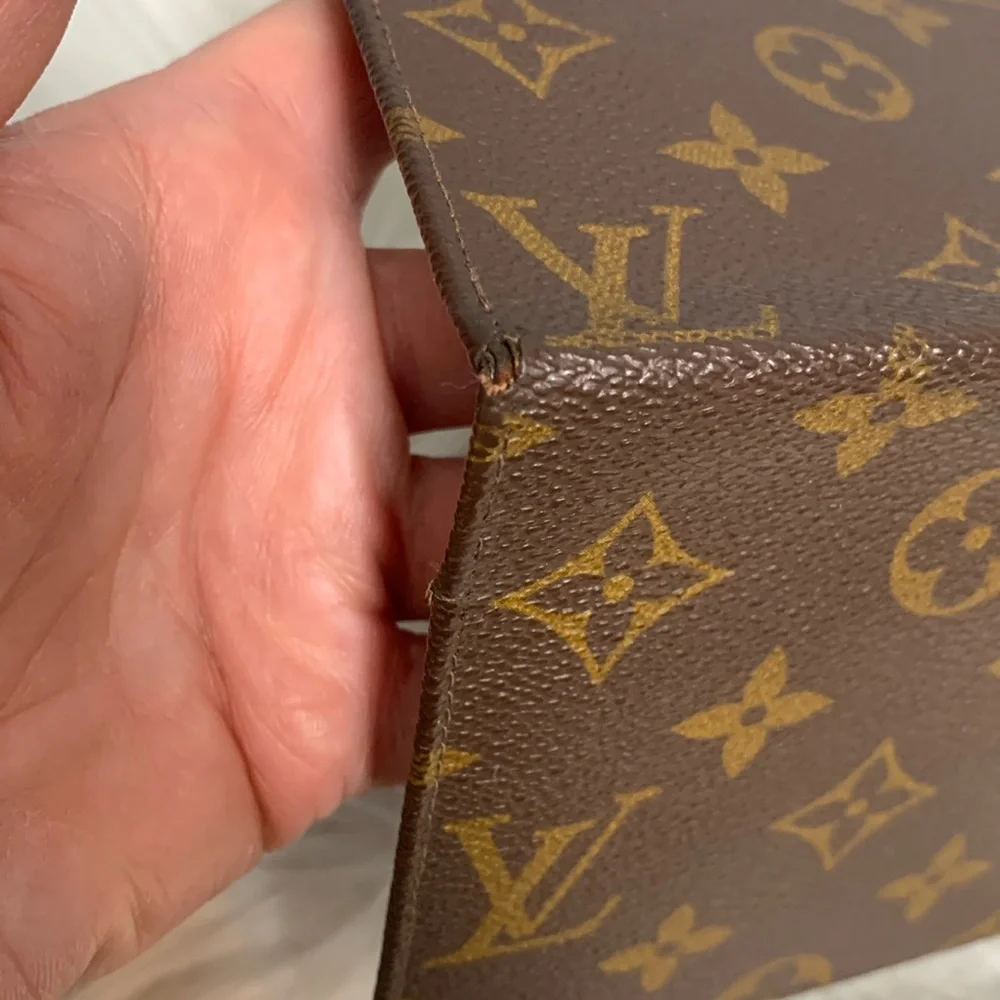 Pre-Date Code Authentic Louis Vuitton checkbook holder_8